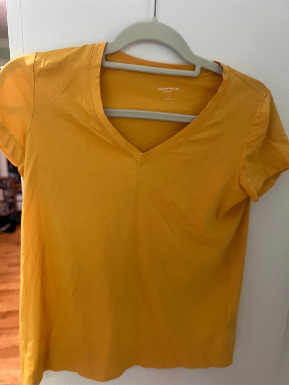 Lafayette 148 New York Short Sleeve V‑Neck Tee in Mustard Yellow
